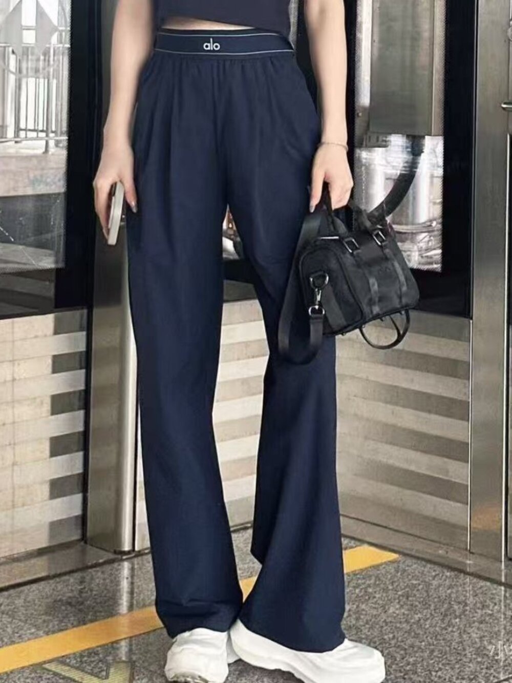 ALO Yoga High/Low Rise Commuting Yoga Pants 🌙 Regular Size 30”🥰